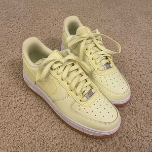 Nike Air Force 1 Luminous Green